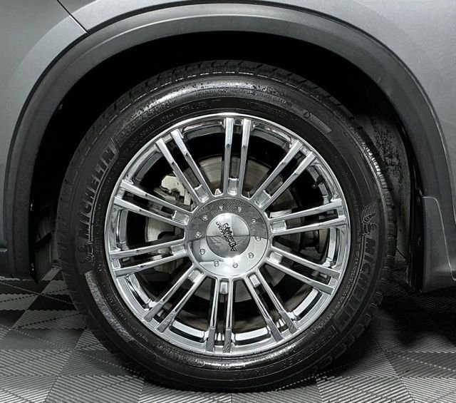 Used 2019 Gray INFINITI ESSENTIAL image 11