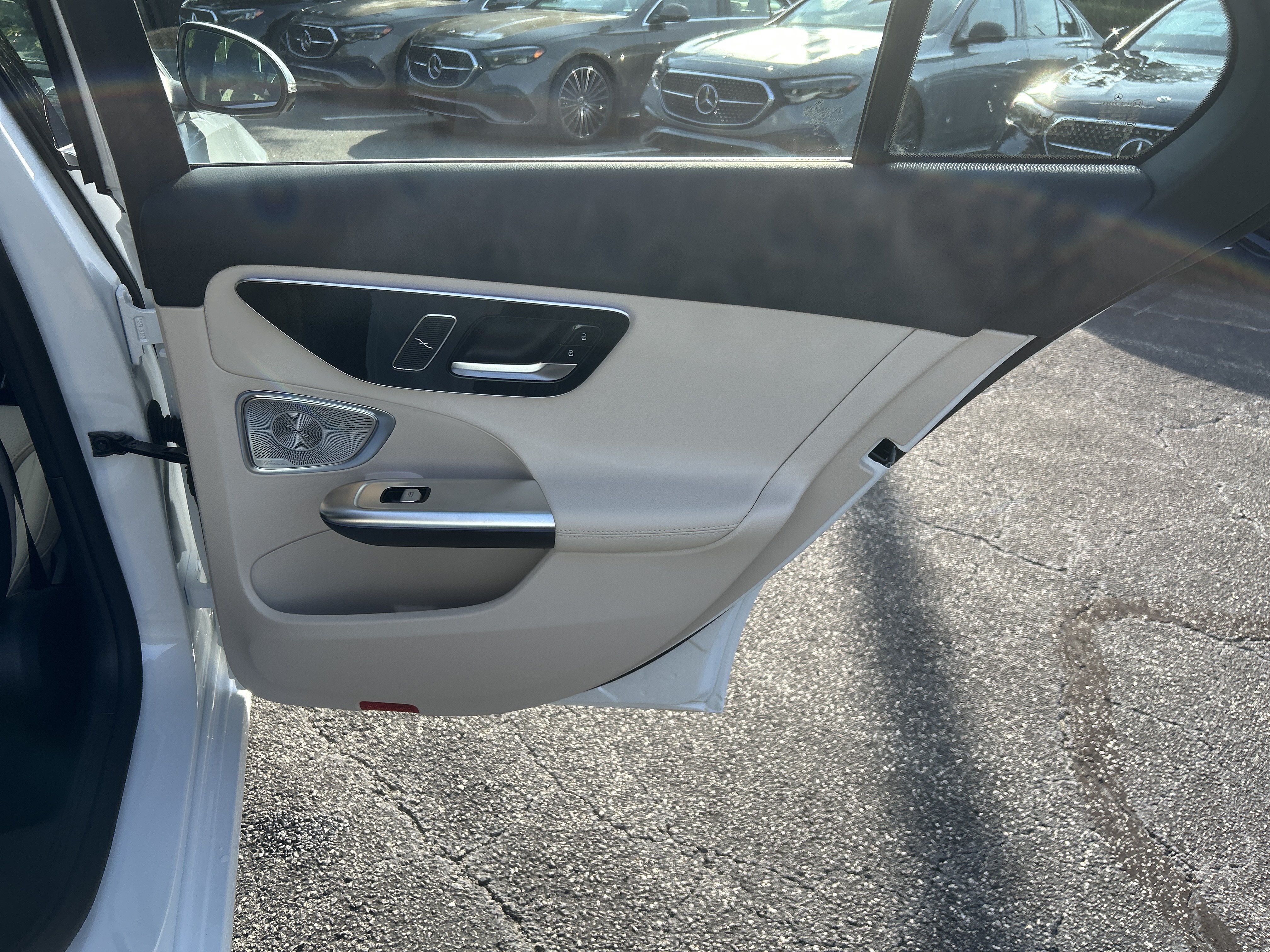 New 2026 MANUFAKTUR Moonlight White Metallic Mercedes-Benz C 300 Sedan image 38
