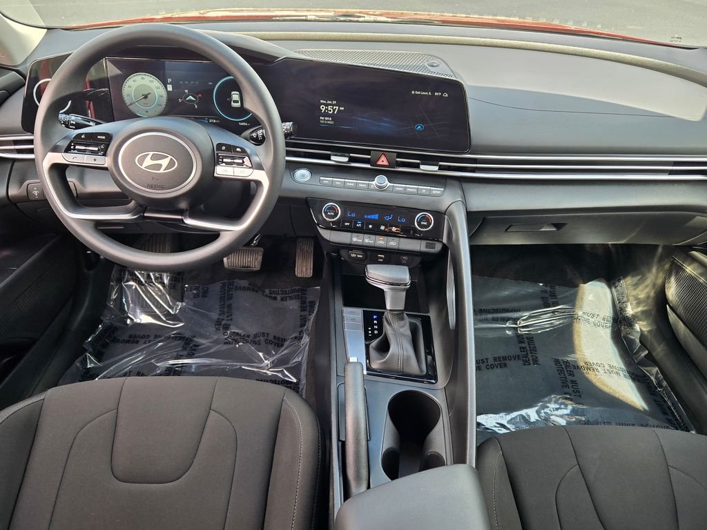 2024 Hyundai Elantra SEL - Photo 24