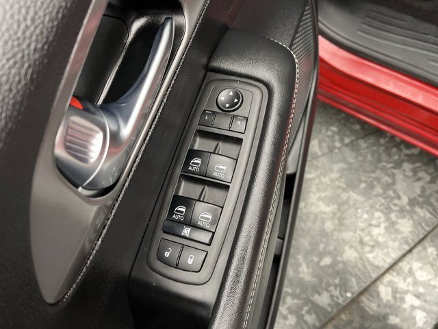 2025 Chrysler Pacifica Select - Photo 7