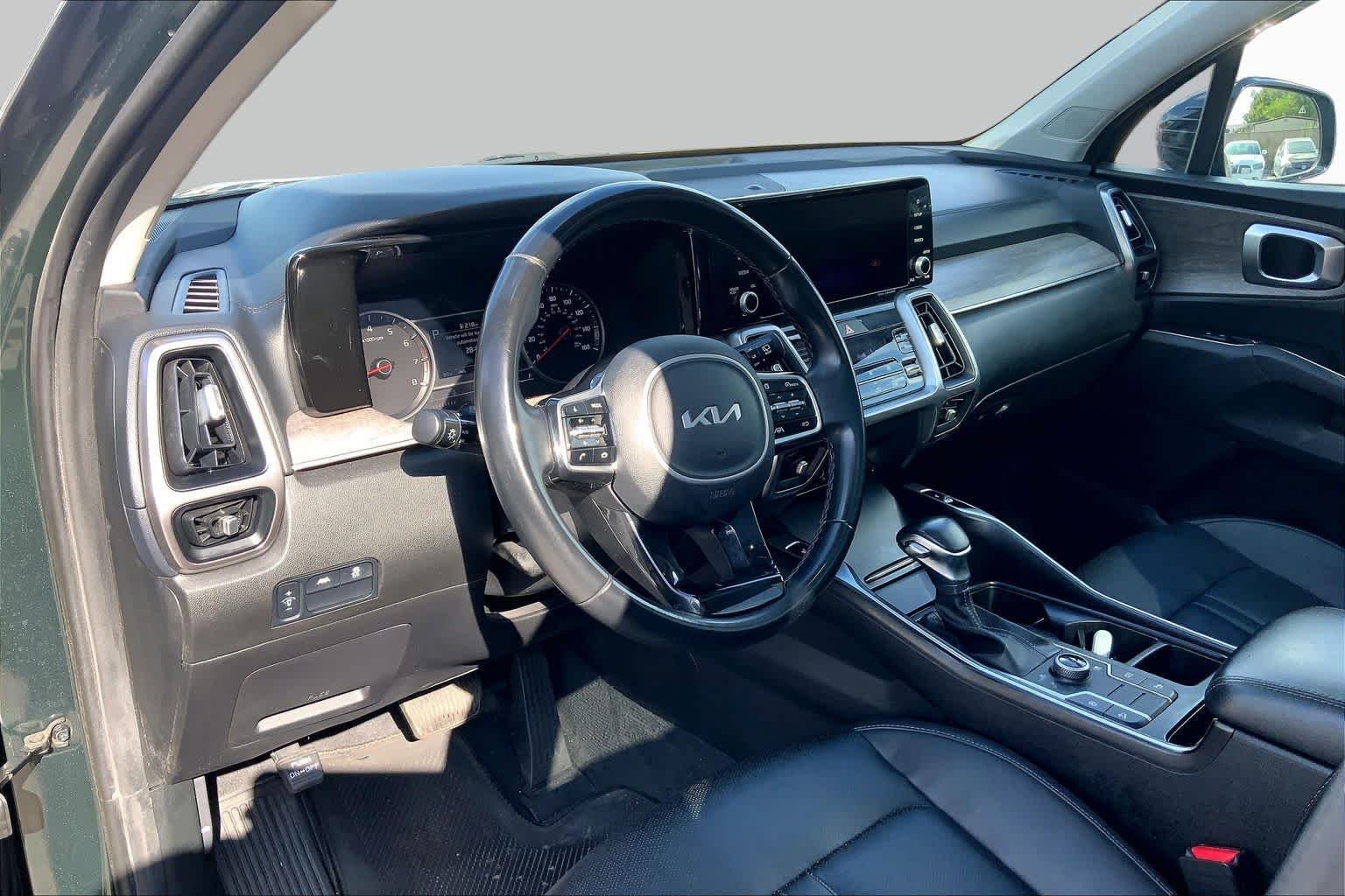 Used 2022 Aruba Green Kia X-Line S image 17