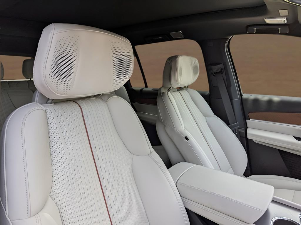 2026 Cadillac VISTIQ Sport - Photo 20