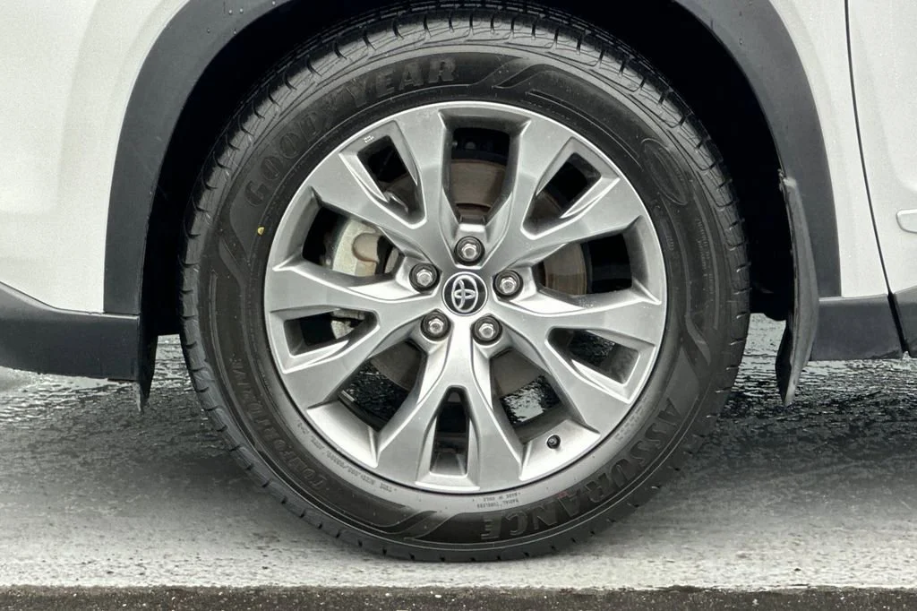 Used 2024 Pearl Toyota XLE image 24