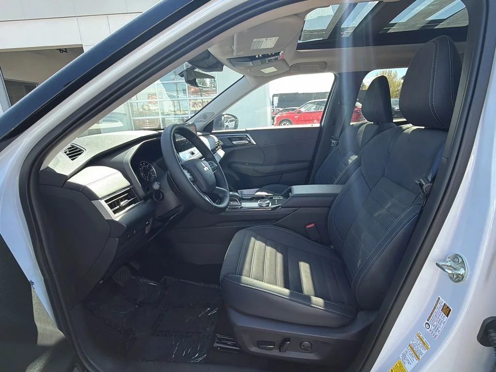New 2026 White Diamond Mitsubishi TRAIL EDITION AWD image 11