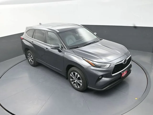 Used 2023 Gray Toyota XLE image 22