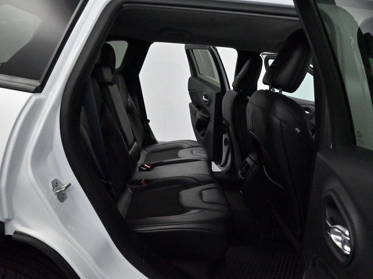 Used 2022 White Jeep Trailhawk image 29