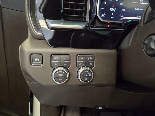New 2026 Glacier White Tricoat GMC SLT image 24