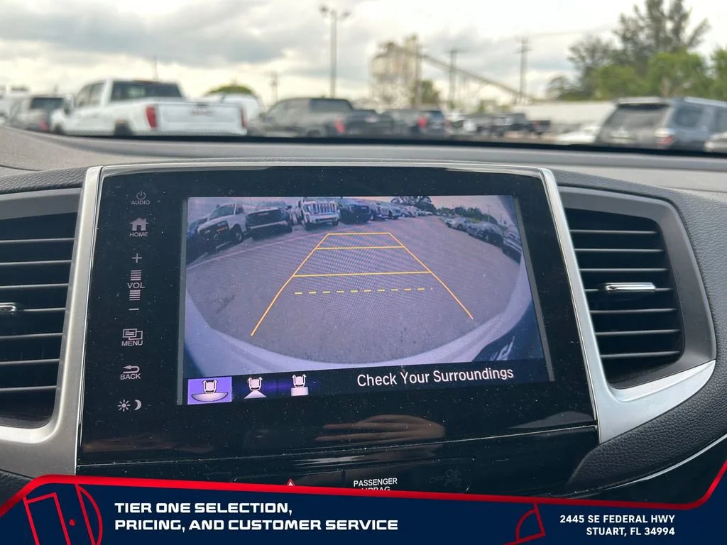 Used 2017  Honda Touring image 36