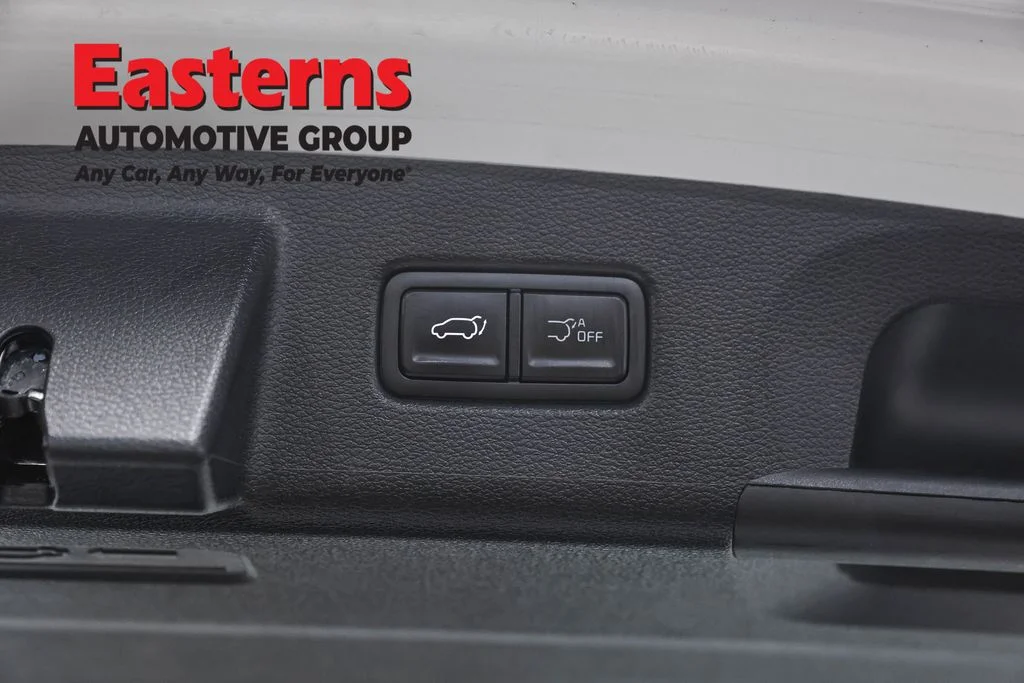 Used 2025 White Kia S image 23