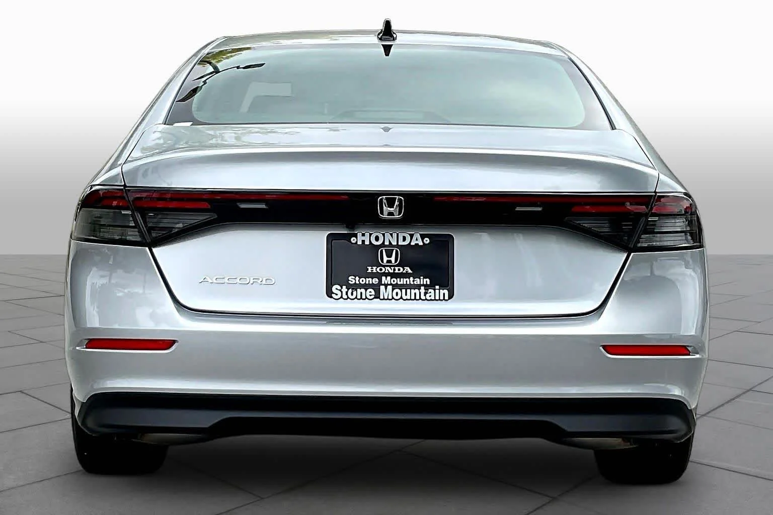 New 2026 Solar Silver Metallic Honda SE image 4