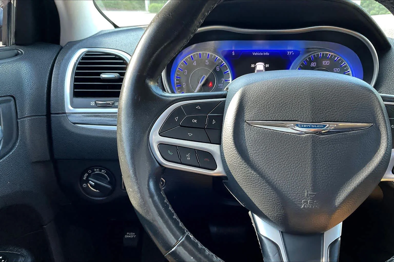 Used 2019 Ceramic Grey Clearcoat Chrysler Touring image 23