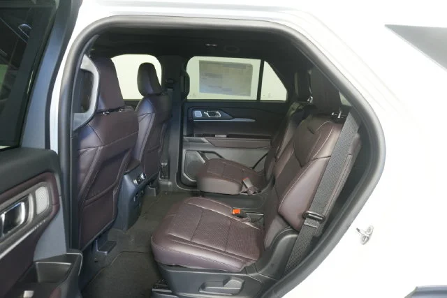 New 2027 Star White Metallic Tri-Coat Ford Platinum™ image 27