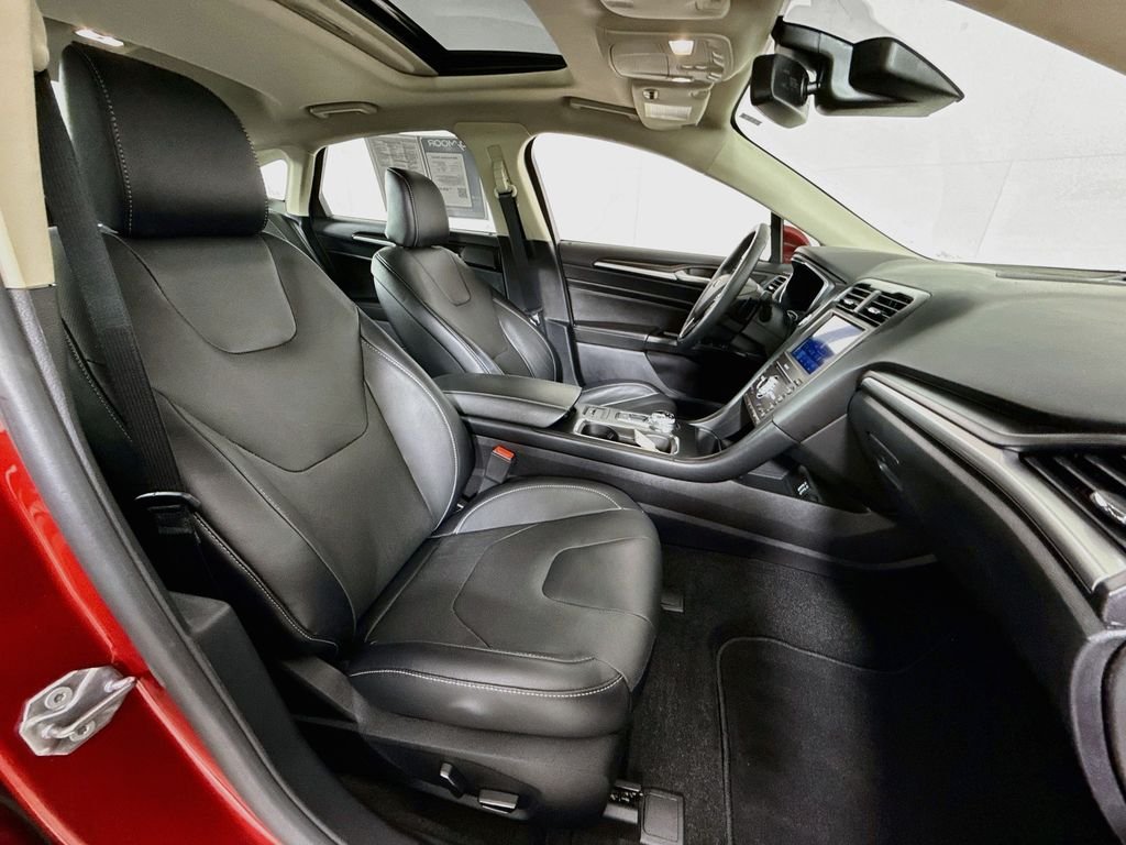 Used 2020 Rapid Red Metallic Tinted Clearcoat Ford Titanium image 29