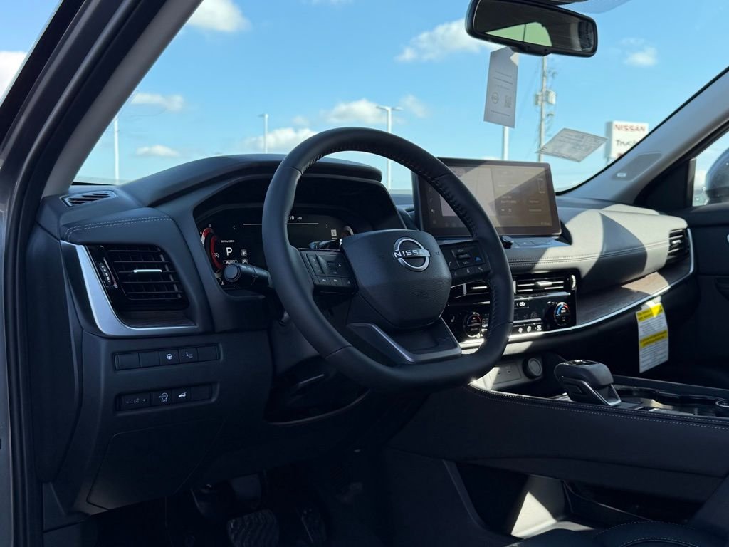 New 2026 Gun Metallic Nissan Platinum image 10