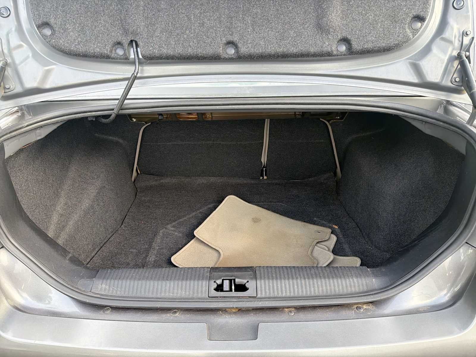 Used 2010 Sterling Grey Metallic Ford SE image 28