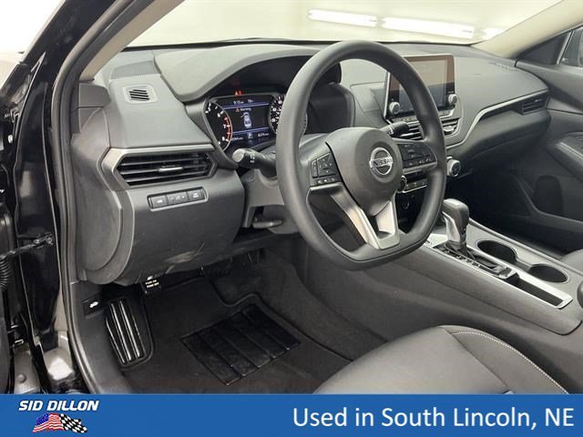 Used 2020 Super Black Nissan 2.5 S image 16