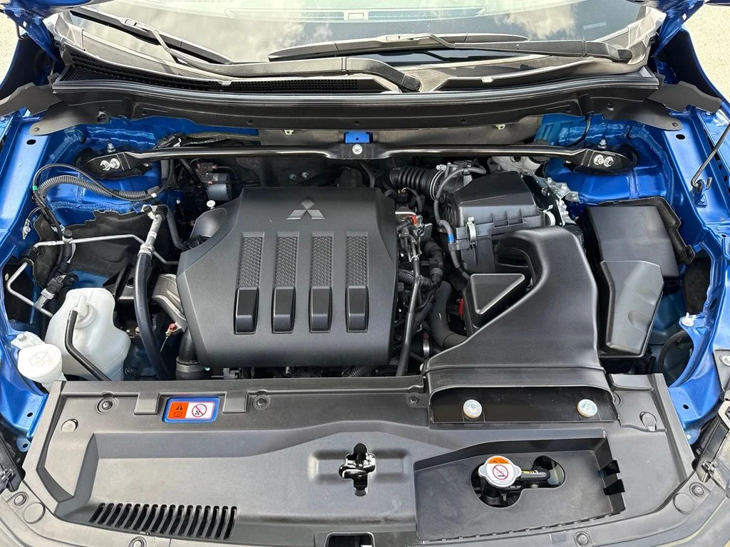 Used 2024 Blue Mitsubishi SE image 28
