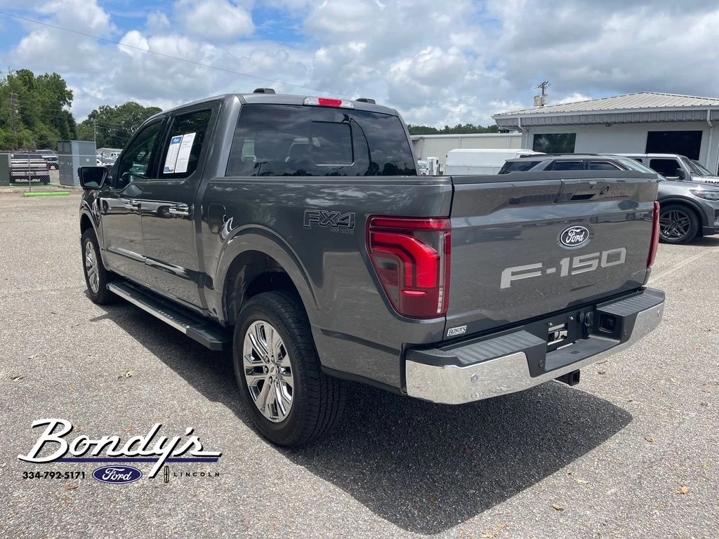 Used 2025 Gray Metallic Ford Lariat image 12
