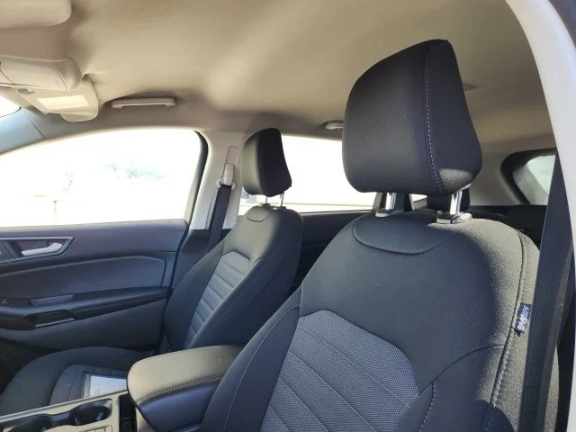 Used 2023 Silver Ford SE image 6