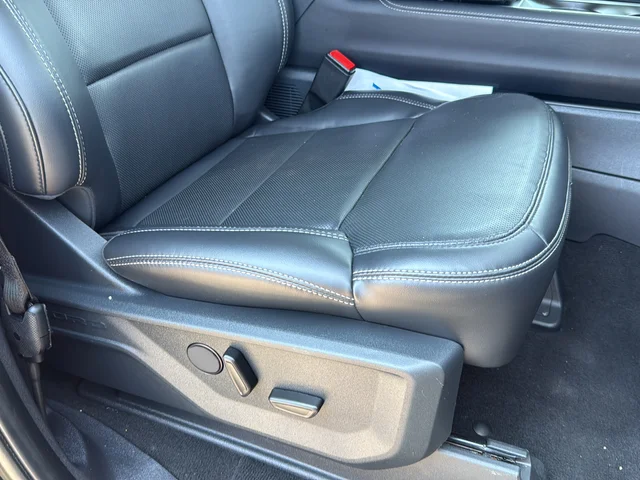 2025 Ford Expedition Platinum - Photo 17