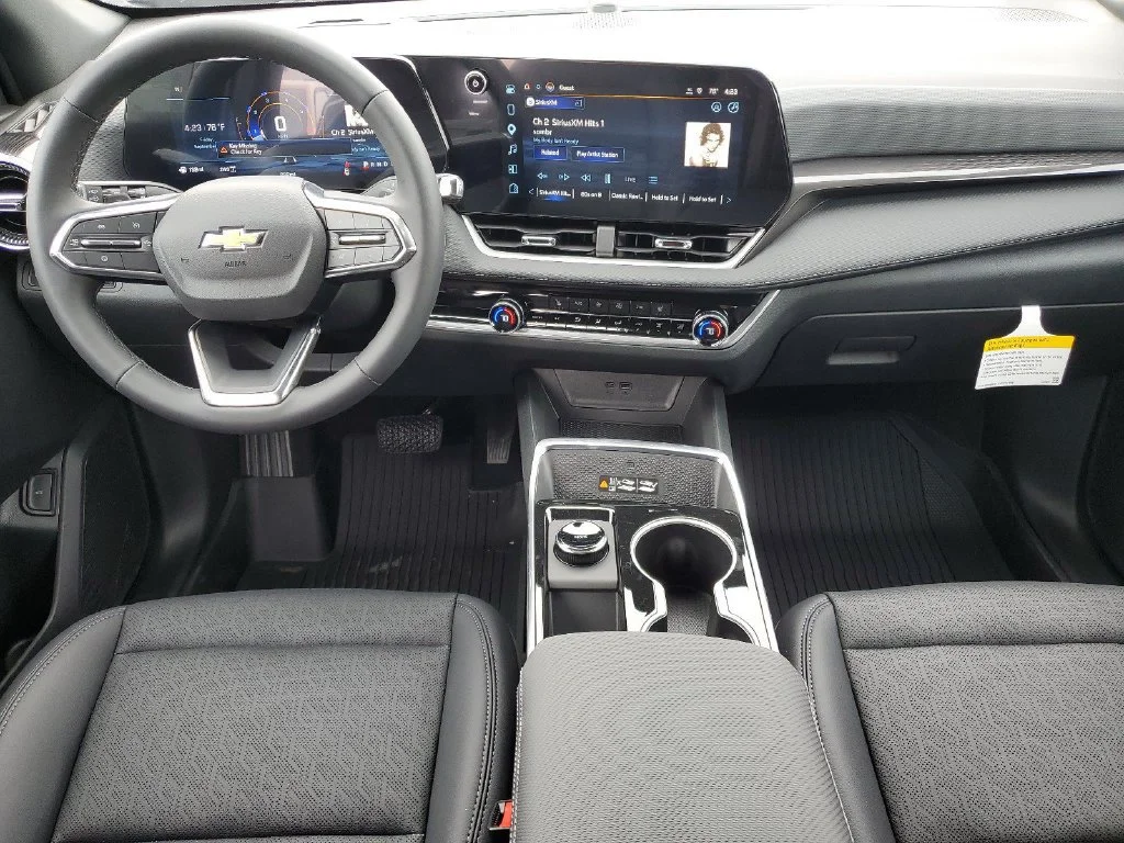 New 2027 Sterling Gray Metallic Chevrolet LT image 24