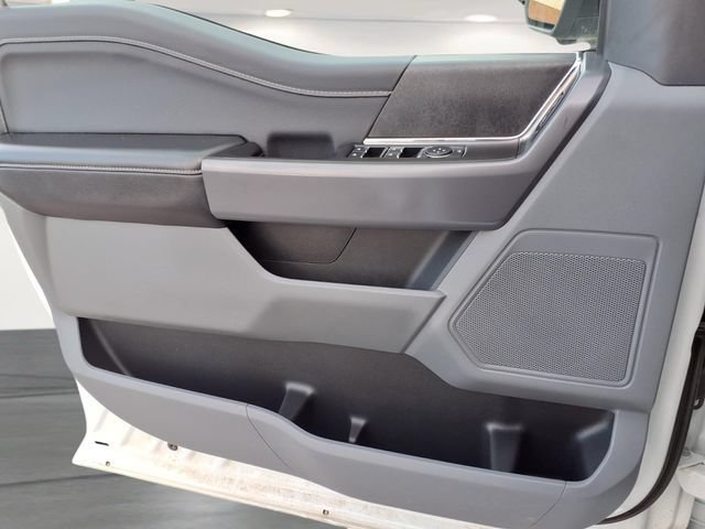 Used 2025  Ford Y image 17