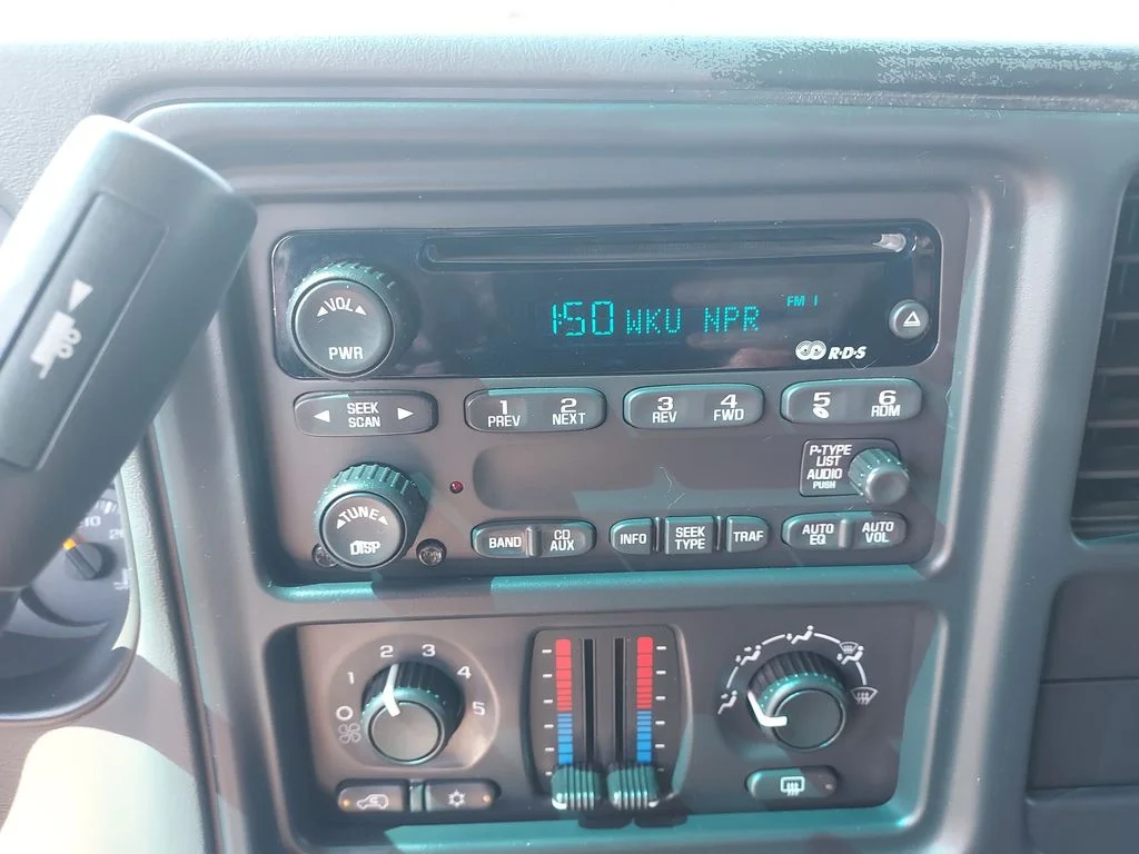 Used 2003 Gray GMC SLE image 22
