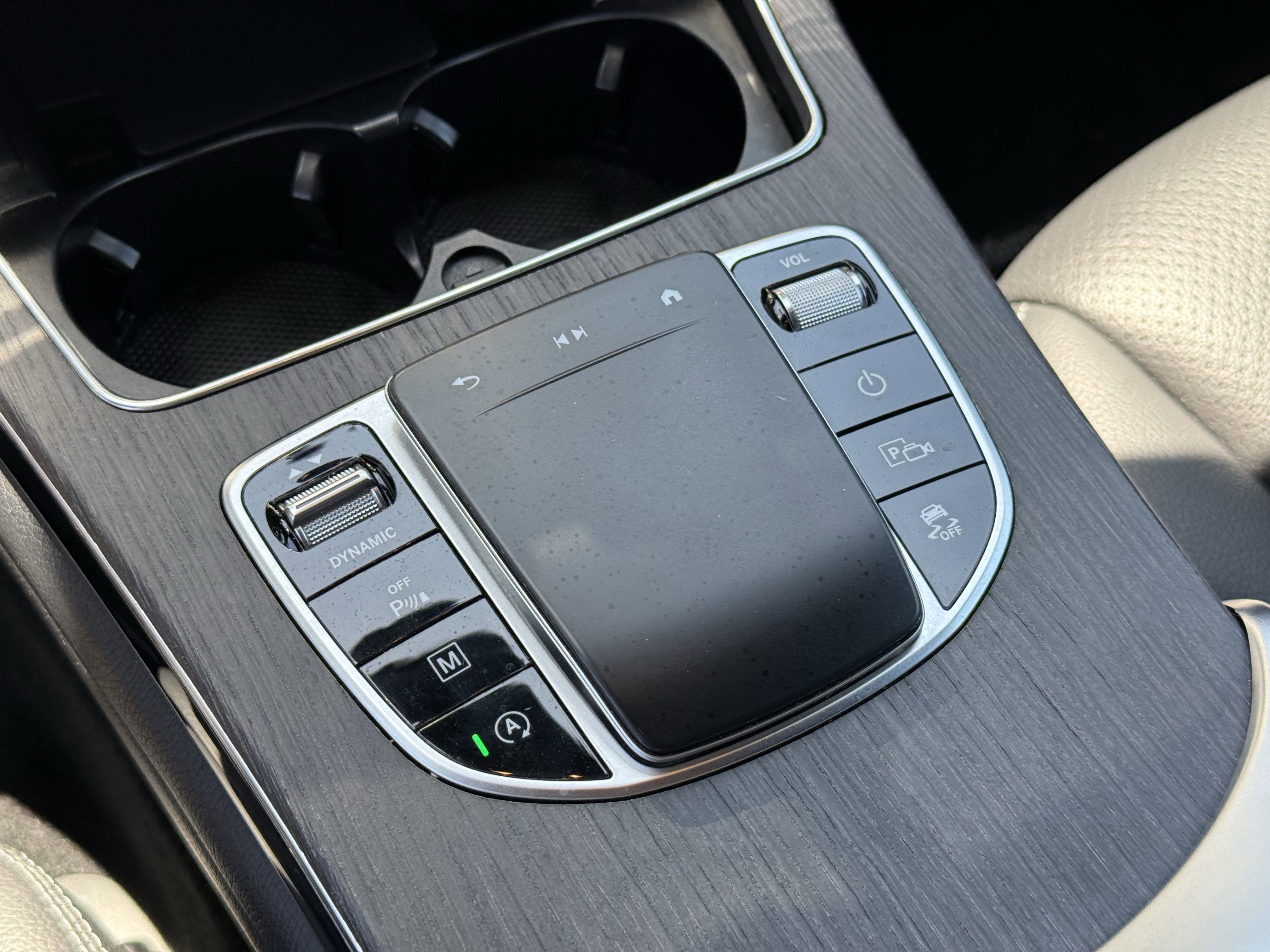 2022 Mercedes-Benz GLC GLC300 - Photo 22