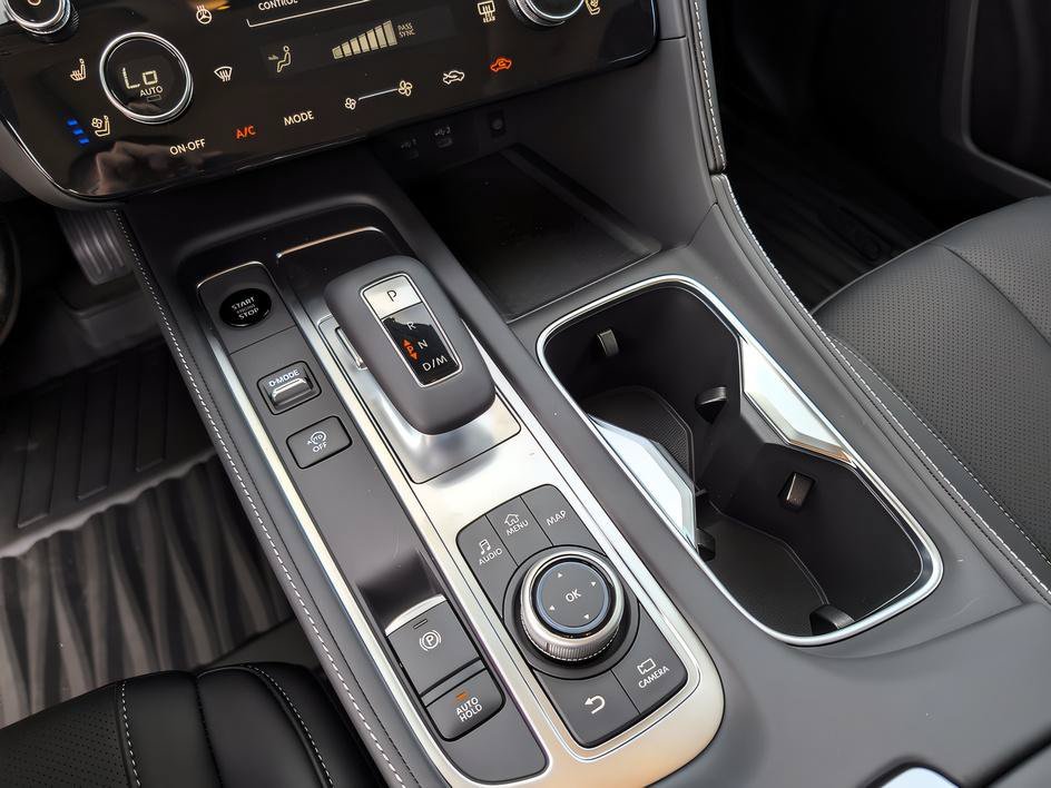 Certified Used 2026 Mineral Black INFINITI LUXE image 17