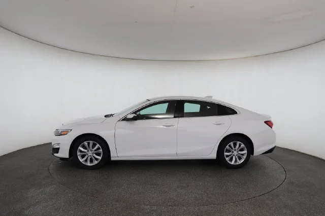 Used 2021 White Chevrolet LT image 6