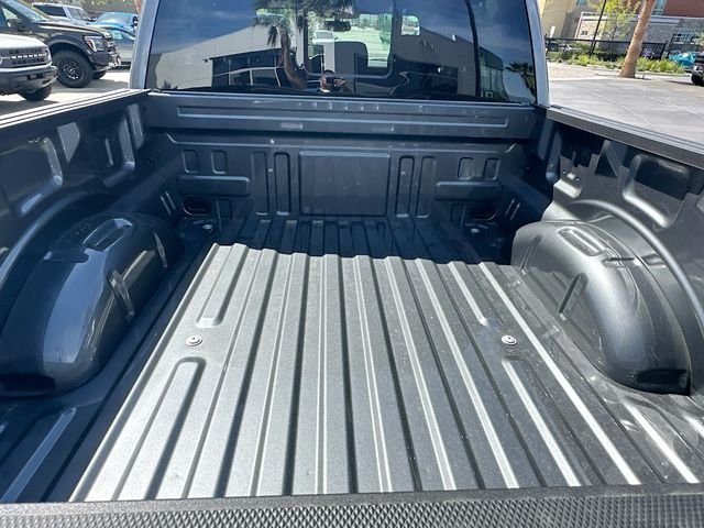 New 2026 Carbonized Gray Metallic Ford XLT image 26