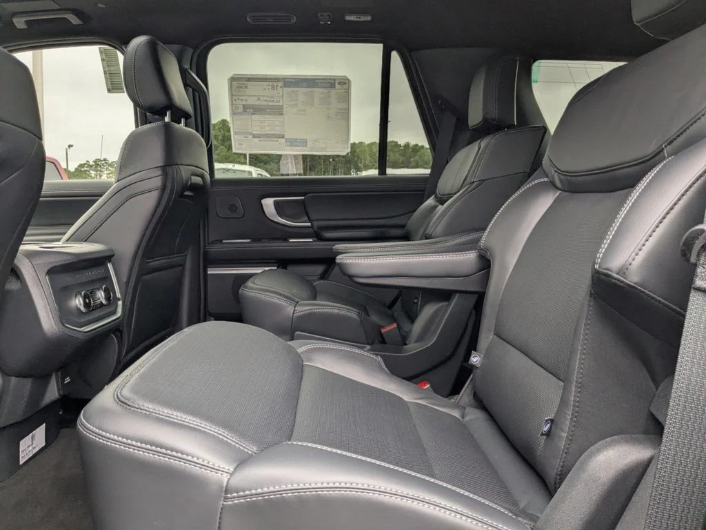2025 Ford Expedition Platinum - Photo 16