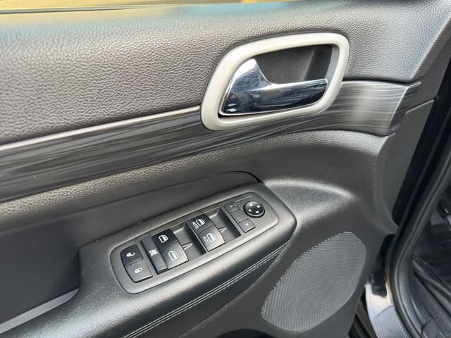 Used 2021 Black Jeep Laredo X image 11