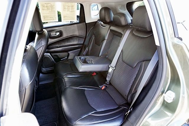 Used 2018 Green Jeep Latitude image 15