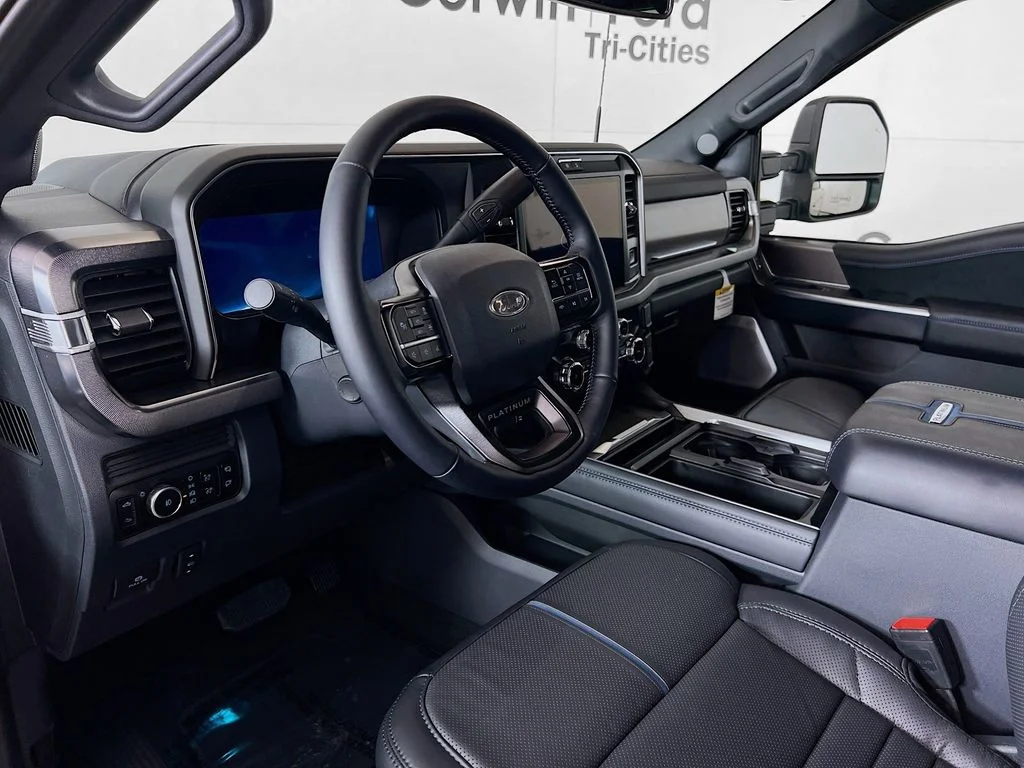 New 2026 Star White Metallic Tri-Coat Ford Platinum image 3