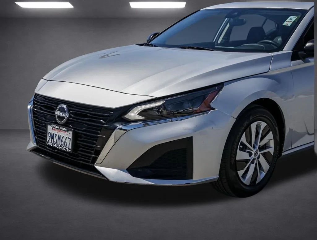 Used 2024 Silver Nissan 2.5 S image 9