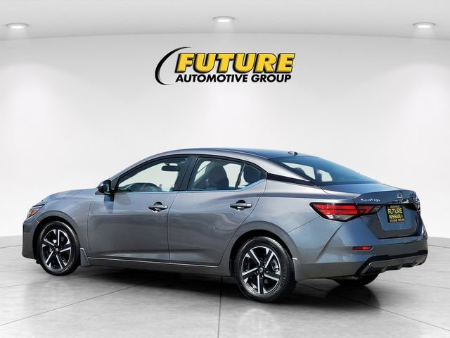 Used 2024 Gray Nissan SV image 7