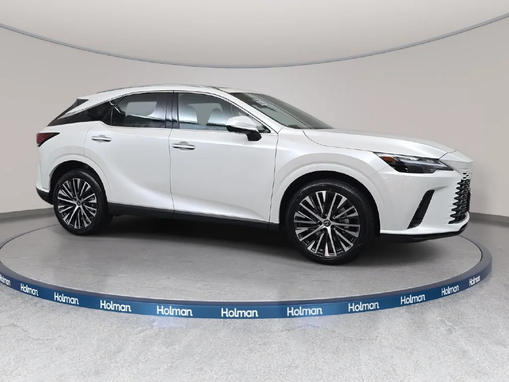 New 2026 Eminent White Pearl Lexus PREMIUM PLUS image 3