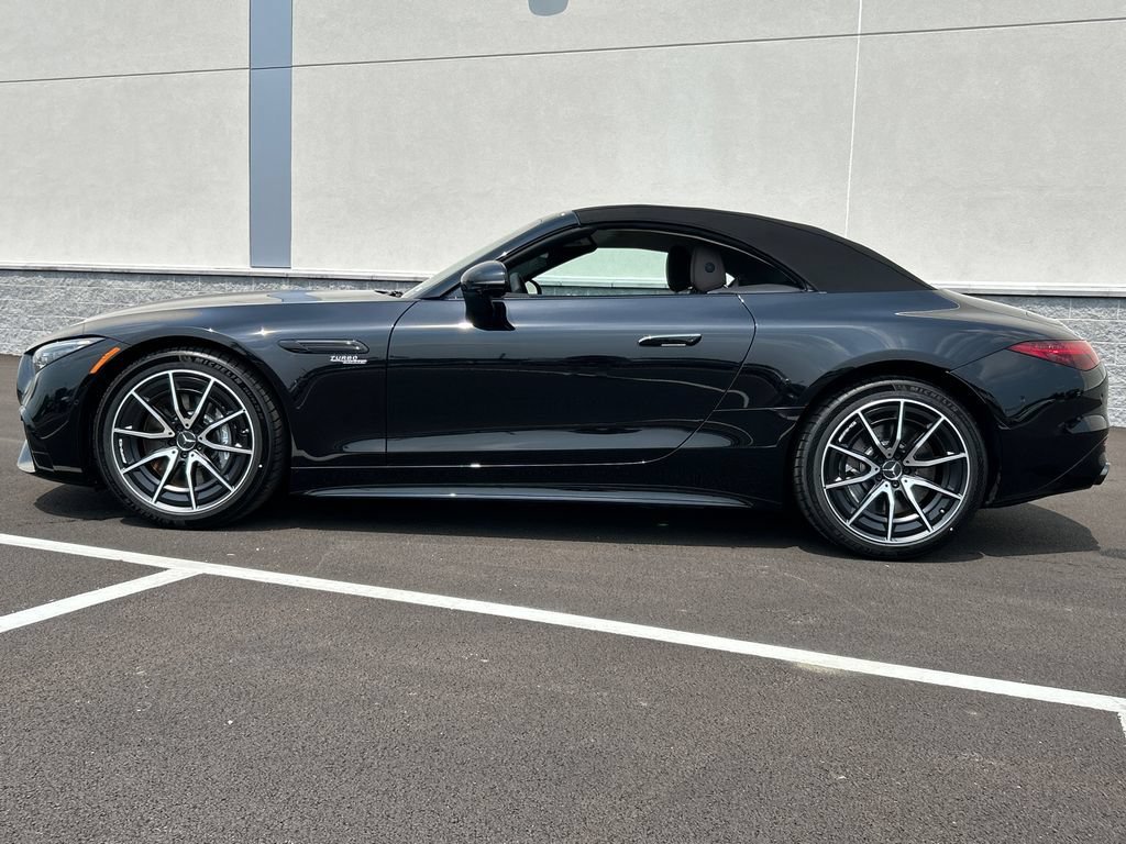 New 2027 Obsidian Black Metallic Mercedes-Benz AMG® SL 43 Roadster image 39