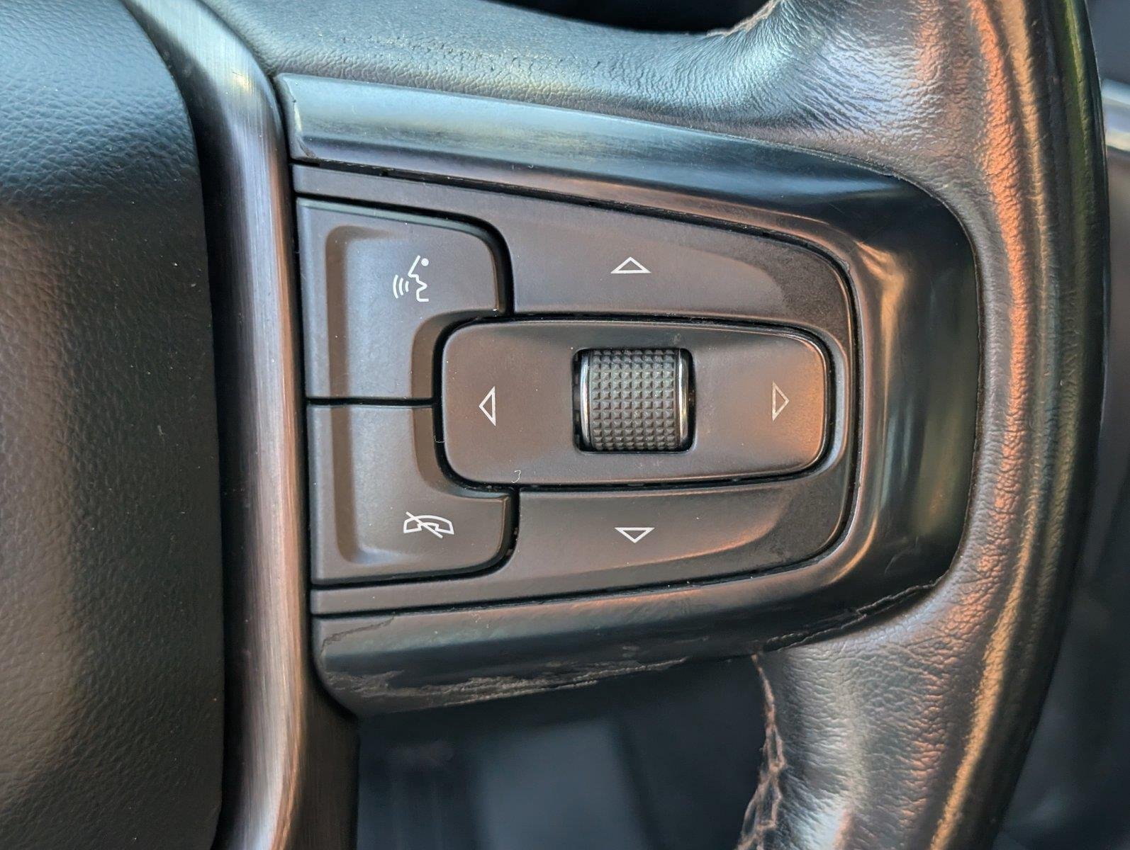 Used 2020 Summit White GMC AT4 image 26