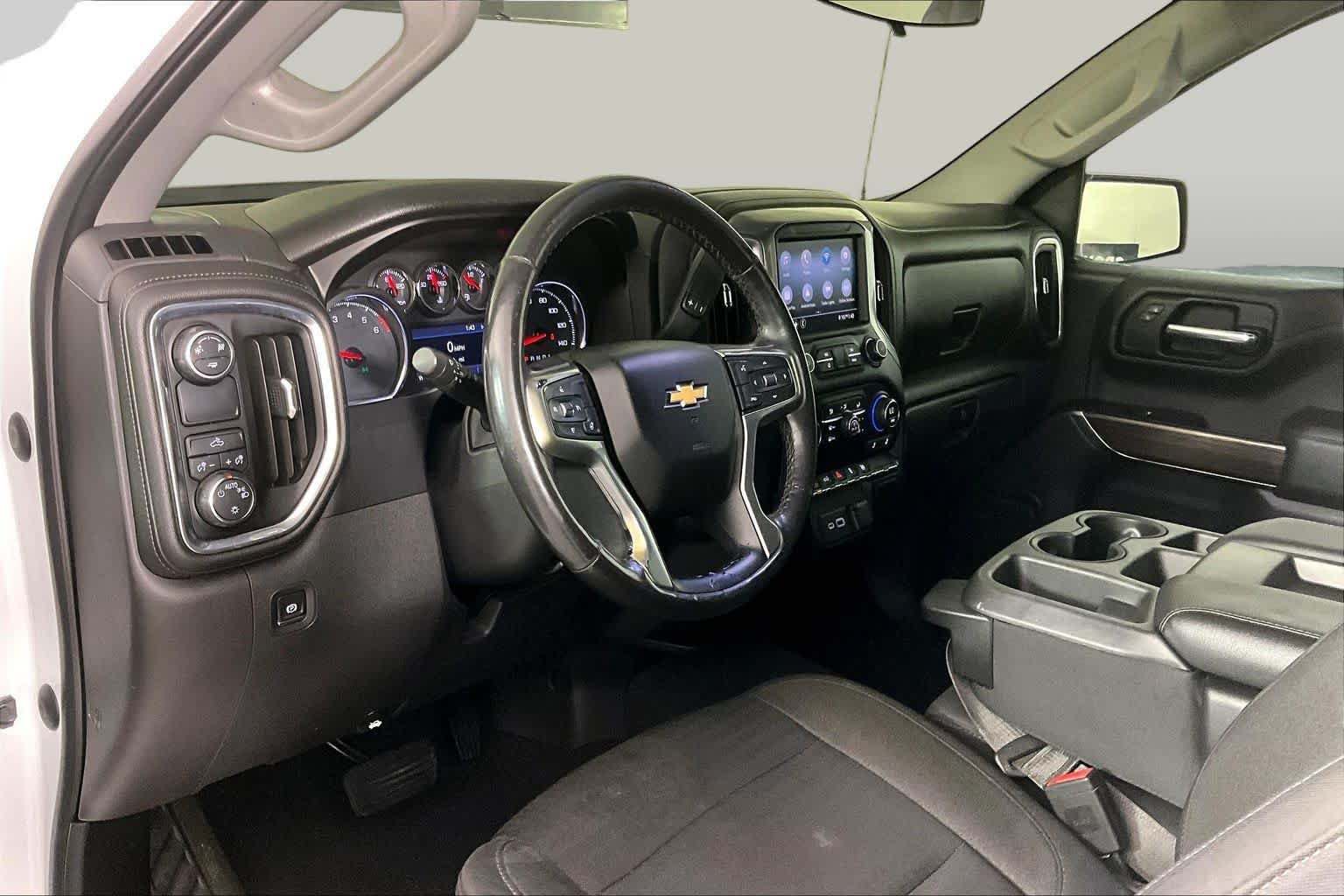 Used 2019 Summit White Chevrolet LT image 17