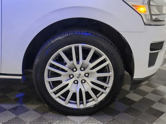 Used 2022 White Ford Limited image 23