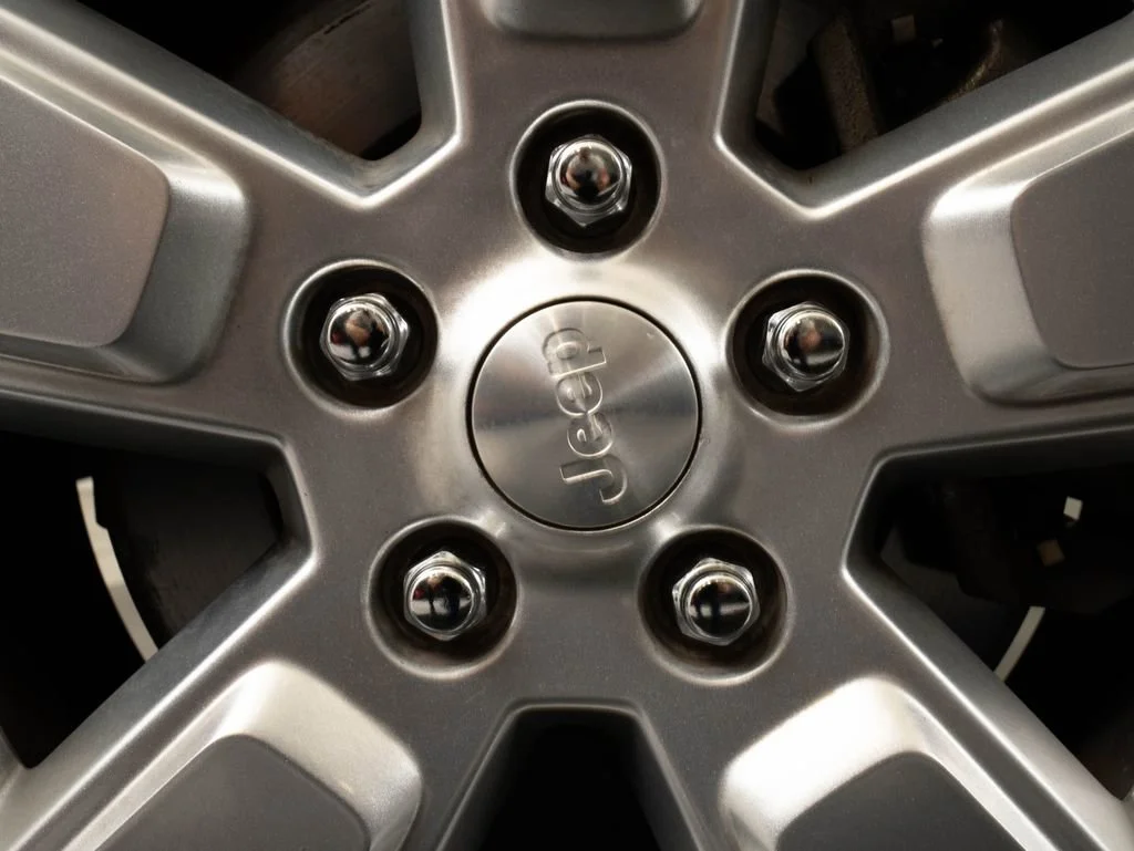 Used 2012 Bright White Clearcoat Jeep Sport image 8
