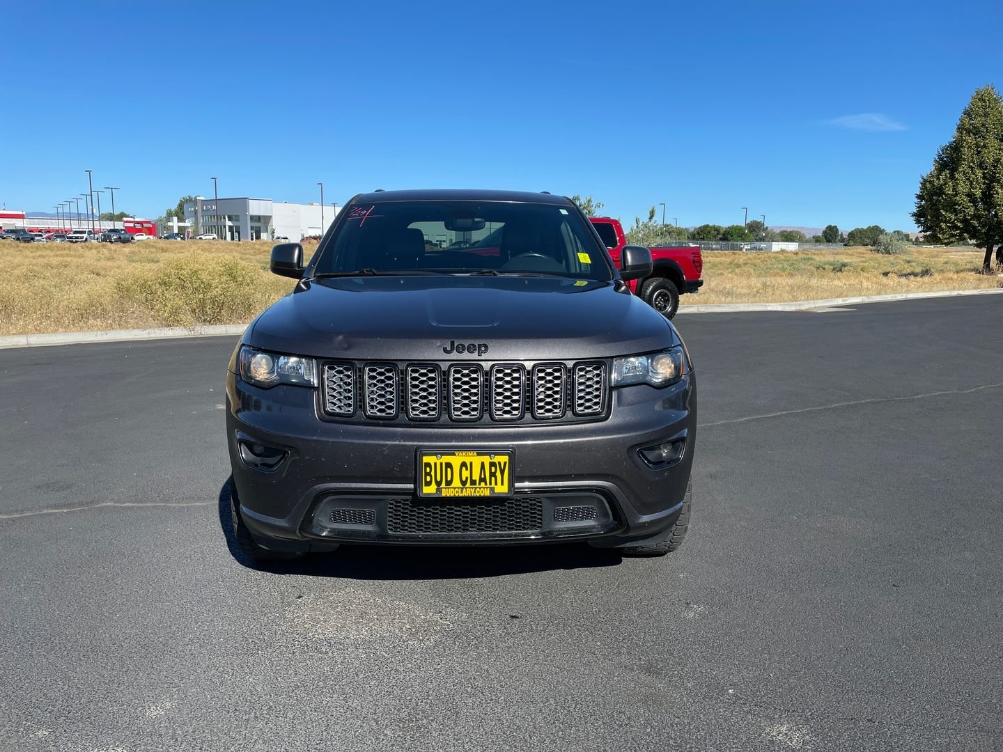 Used 2018 Gray Jeep Altitude image 8