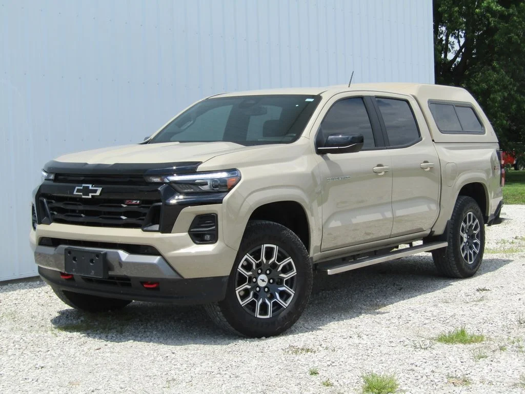 Used 2023 Beige Chevrolet Z71 image 7