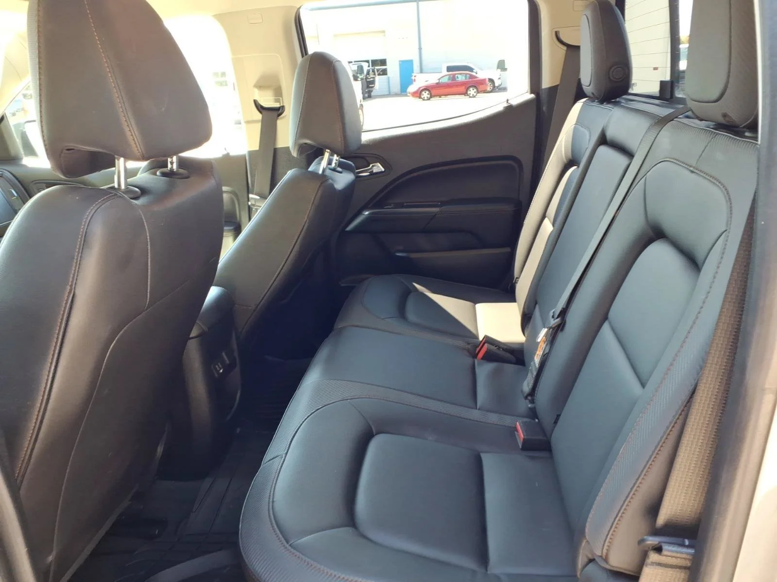 Used 2022 Satin Steel Metallic GMC 4WD AT4 with Leather image 25