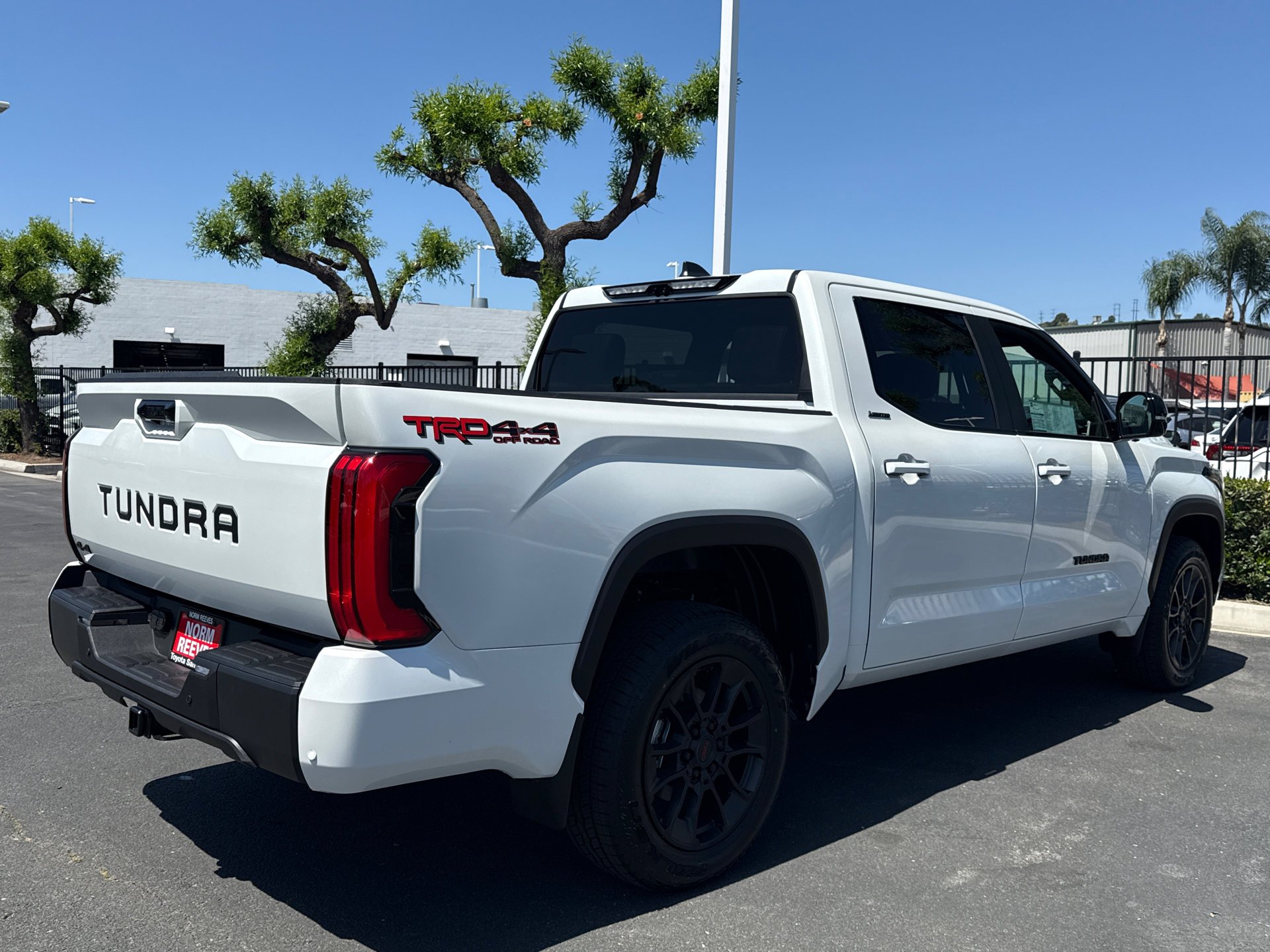 2025 Toyota Tundra Limited - Photo 12