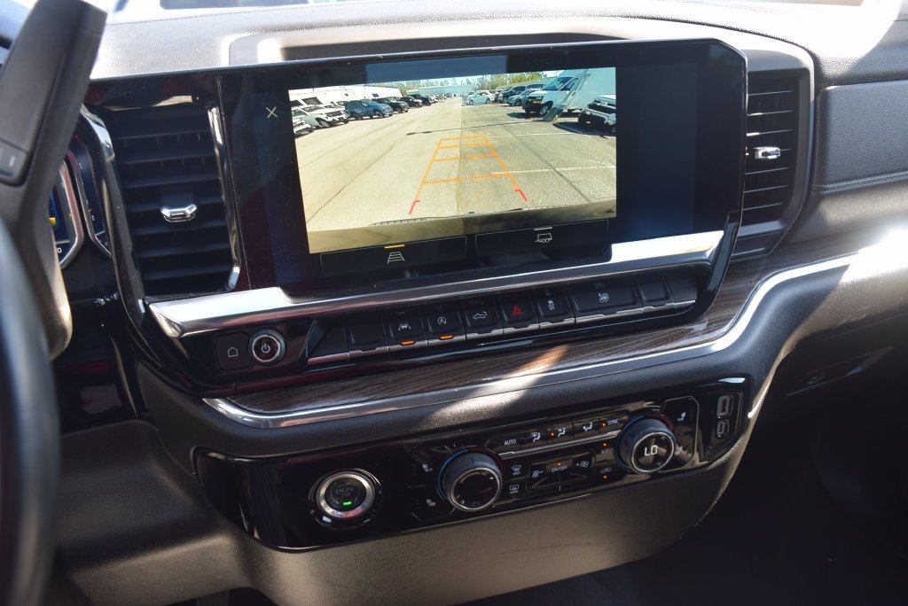 Used 2023 BLACK Chevrolet LT image 26