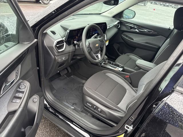 New 2026 Mosaic Black Metallic Chevrolet LT image 9