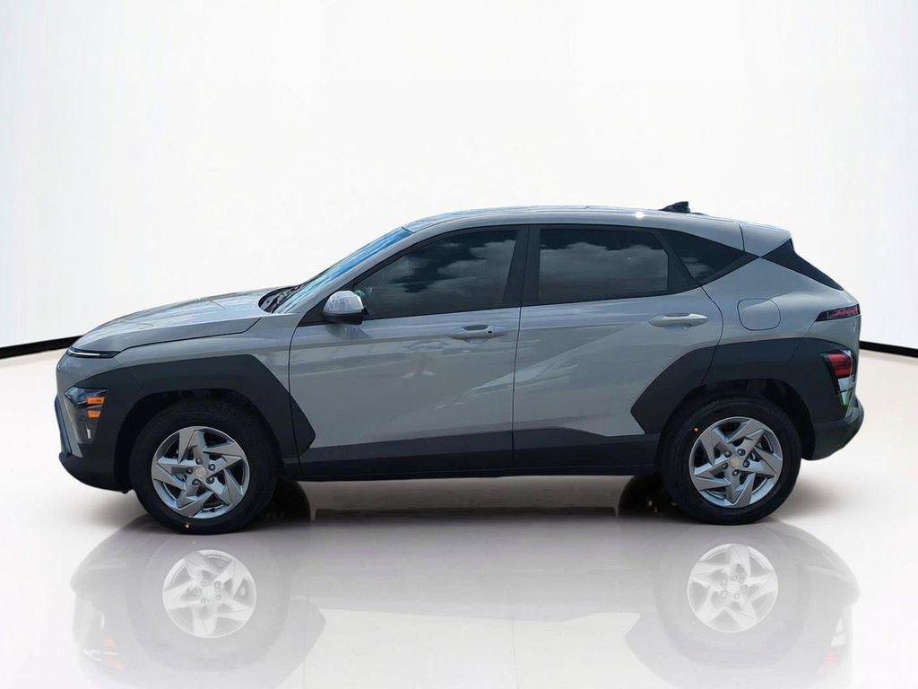 New 2027 Gray Hyundai SE FWD image 8